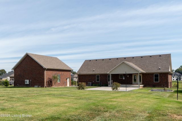 260 Brennan Ct, Shepherdsville, KY 40165