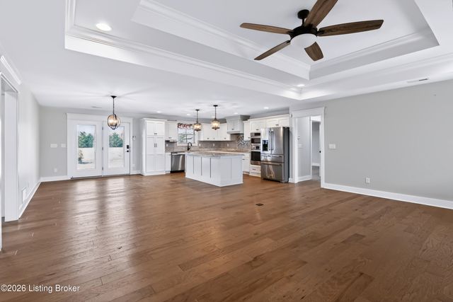 260 Brennan Ct, Shepherdsville, KY 40165