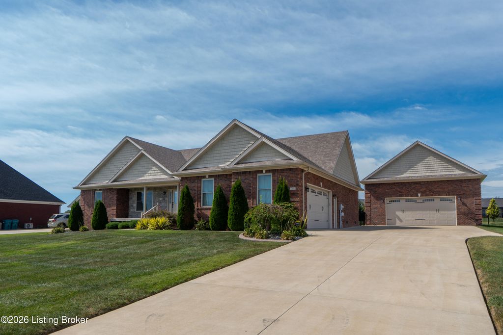 260 Brennan Ct, Shepherdsville, KY 40165