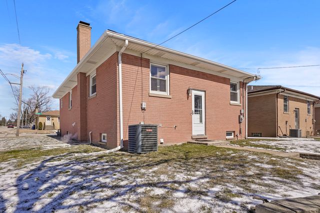 5949 School Street, Berkeley, IL 60163