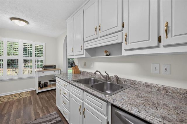 4290 Perrinton Trail, Loganville, GA 30052
