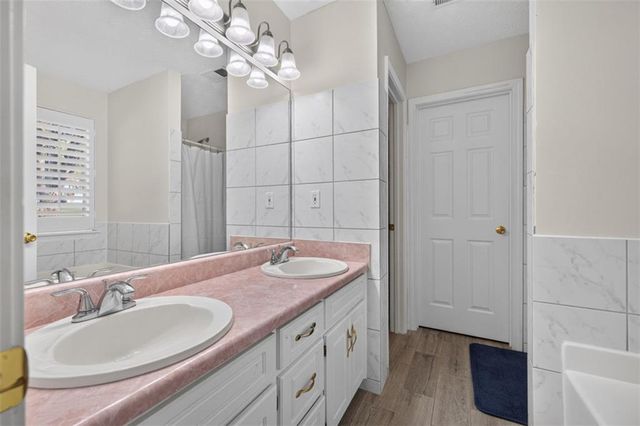 4290 Perrinton Trail, Loganville, GA 30052