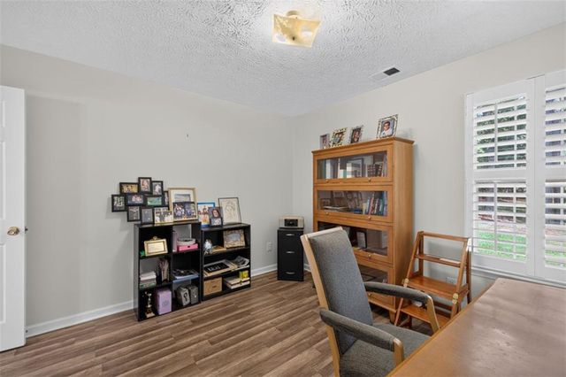 4290 Perrinton Trail, Loganville, GA 30052