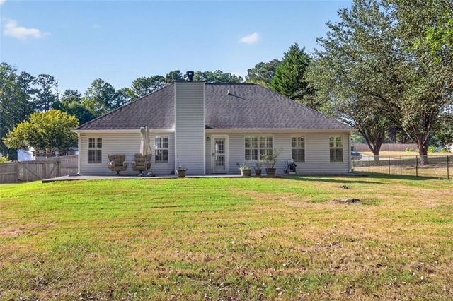 4290 Perrinton Trail, Loganville, GA 30052