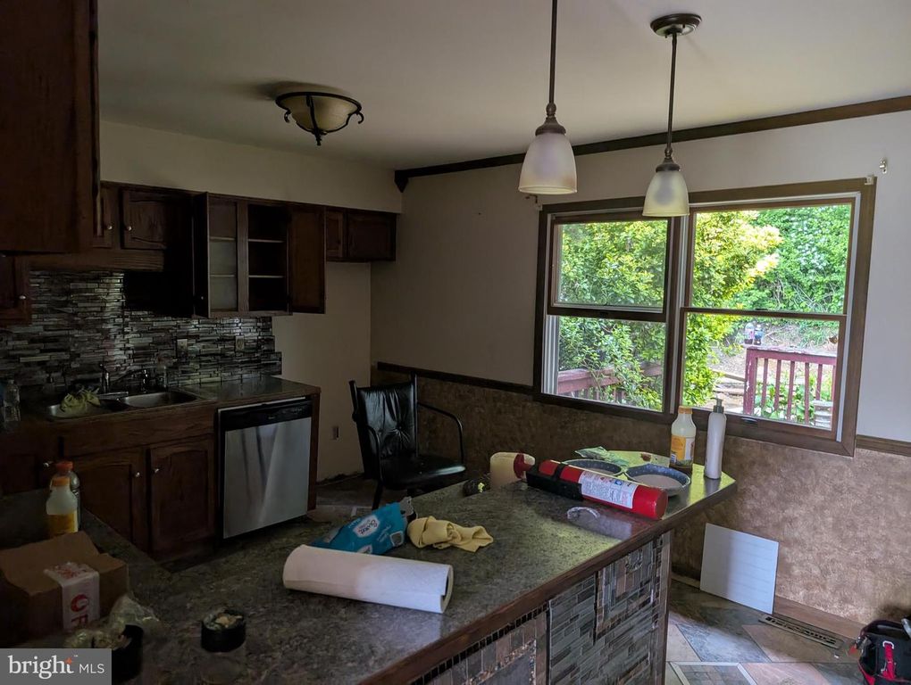 915 CHARLES ST, Coatesville, PA 19320