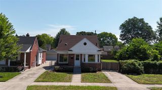 9938 Royal Grand, Redford, MI 48239