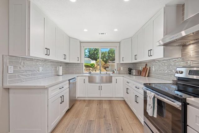 3183 Granada Dr, Cameron Park, CA 95682