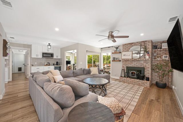 3183 Granada Dr, Cameron Park, CA 95682