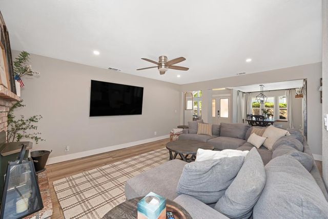 3183 Granada Dr, Cameron Park, CA 95682