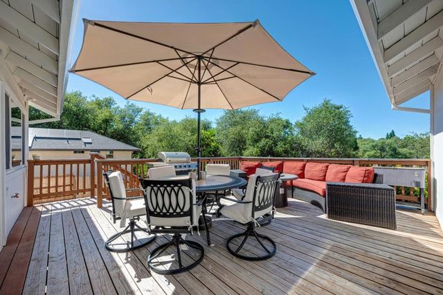 3183 Granada Dr, Cameron Park, CA 95682