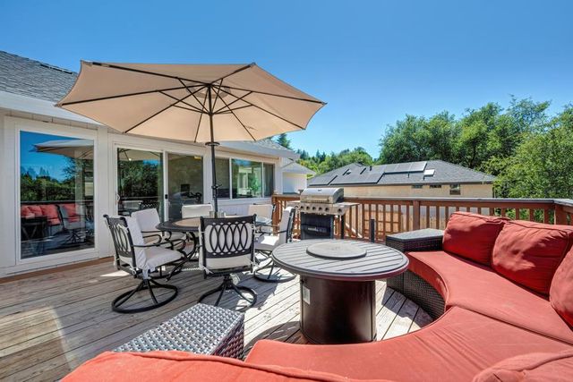3183 Granada Dr, Cameron Park, CA 95682