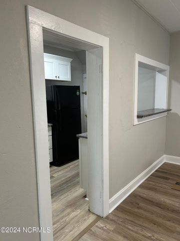 240 W New Hampshire Avenue, Southern Pines, NC 28387