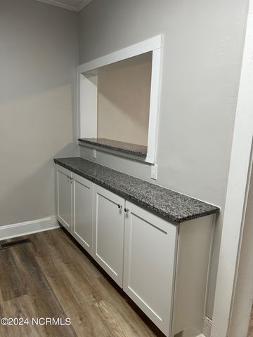 240 W New Hampshire Avenue, Southern Pines, NC 28387