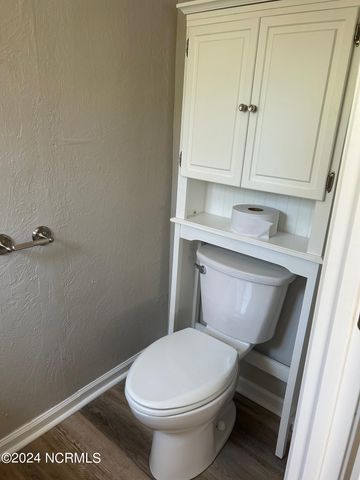 240 W New Hampshire Avenue, Southern Pines, NC 28387