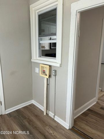 240 W New Hampshire Avenue, Southern Pines, NC 28387