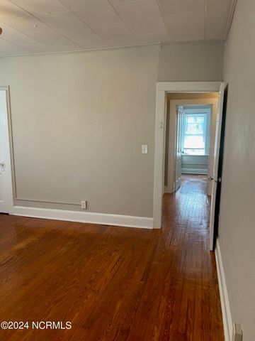 240 W New Hampshire Avenue, Southern Pines, NC 28387