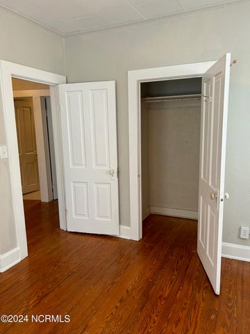 240 W New Hampshire Avenue, Southern Pines, NC 28387