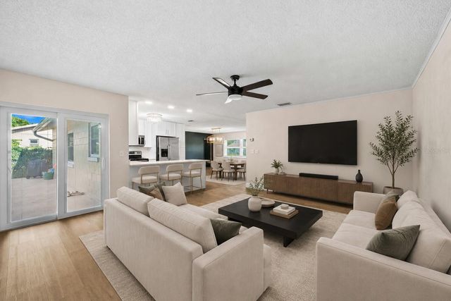 10016 BRIDLEWOOD AVENUE, Orlando, FL 32825