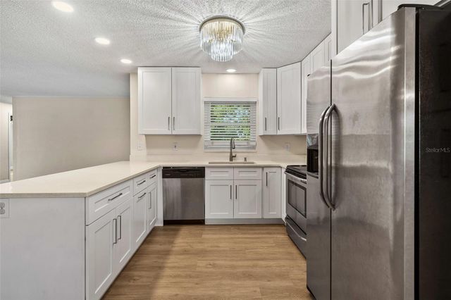 10016 BRIDLEWOOD AVENUE, Orlando, FL 32825