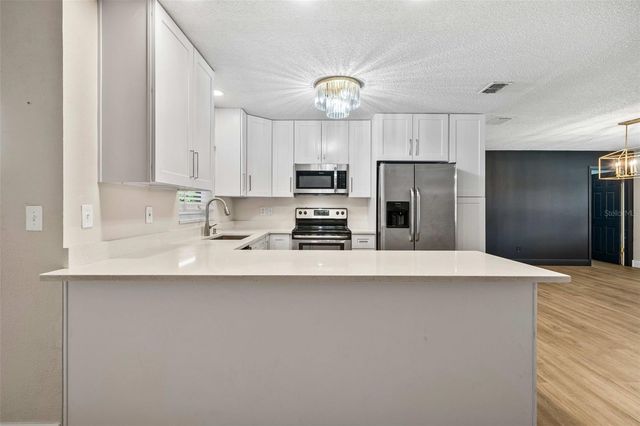 10016 BRIDLEWOOD AVENUE, Orlando, FL 32825