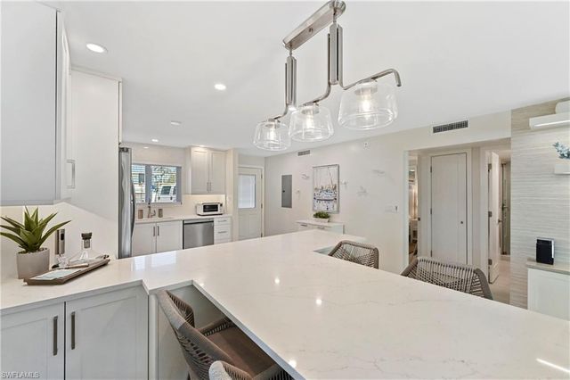 1686 Blue Point AVE B5, Naples, FL 34102