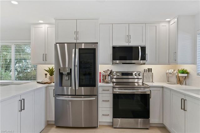 1686 Blue Point AVE B5, Naples, FL 34102