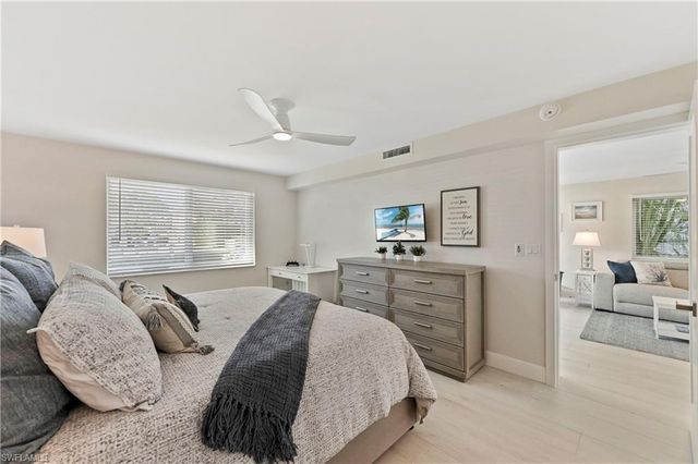 1686 Blue Point AVE B5, Naples, FL 34102