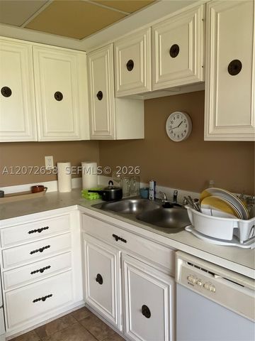 3050 Presidential Way 403, West Palm Beach, FL 33401