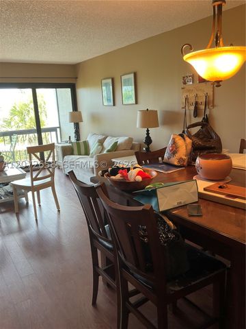 3050 Presidential Way 403, West Palm Beach, FL 33401