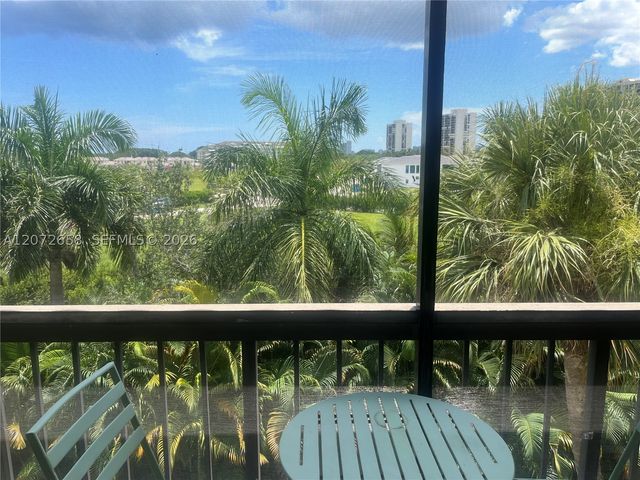 3050 Presidential Way 403, West Palm Beach, FL 33401