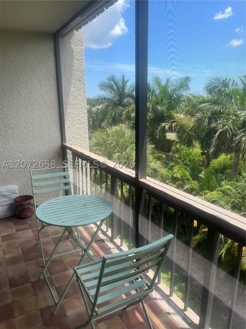 3050 Presidential Way 403, West Palm Beach, FL 33401