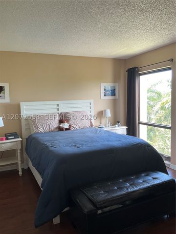 3050 Presidential Way 403, West Palm Beach, FL 33401