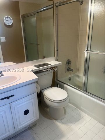 3050 Presidential Way 403, West Palm Beach, FL 33401