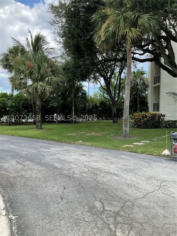 3050 Presidential Way 403, West Palm Beach, FL 33401