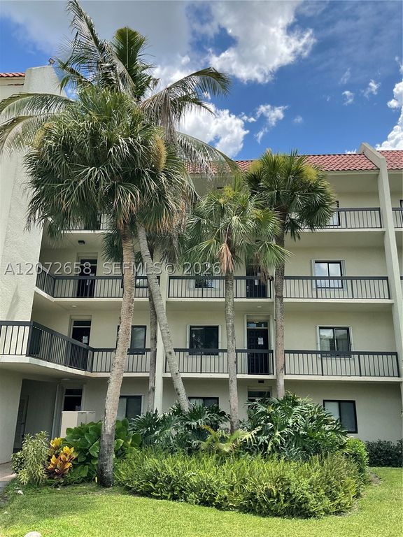 3050 Presidential Way 403, West Palm Beach, FL 33401