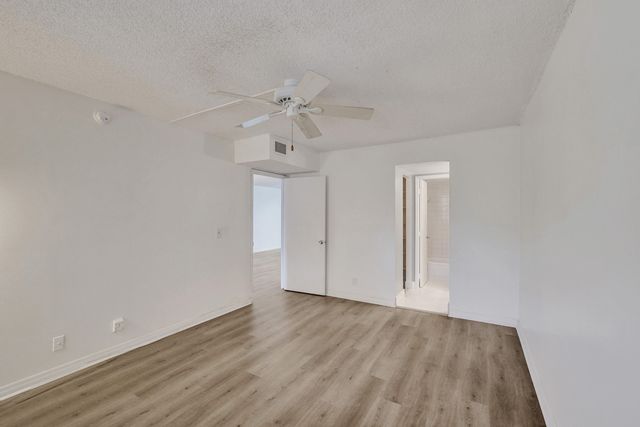 9470 Poinciana Place 308, Davie, FL 33324