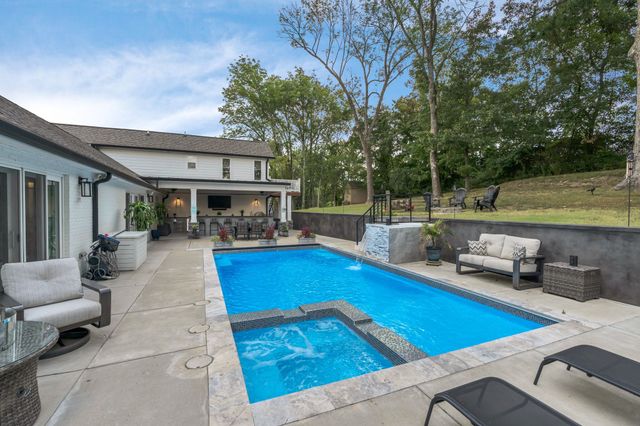 2712 Windemere Dr, Nashville, TN 37214