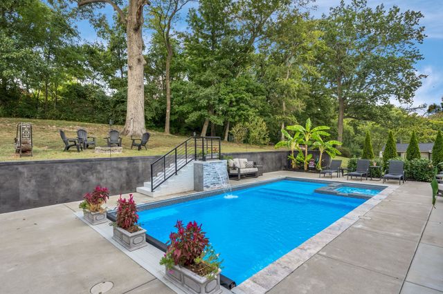 2712 Windemere Dr, Nashville, TN 37214