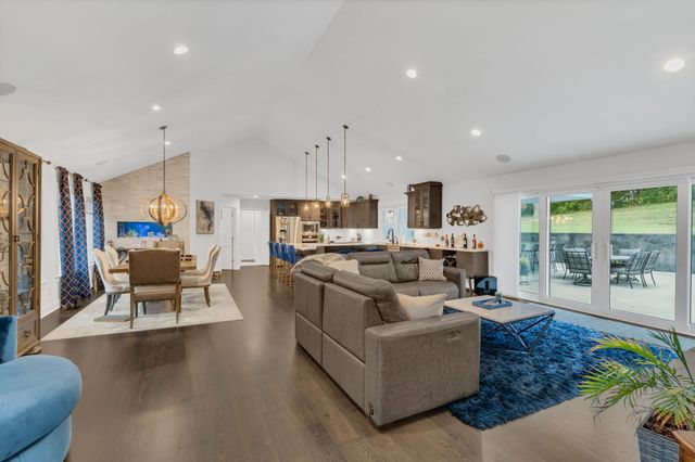 2712 Windemere Dr, Nashville, TN 37214