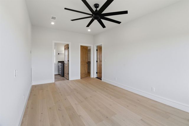 1071 Escalar DR, Buchanan Dam, TX 78609