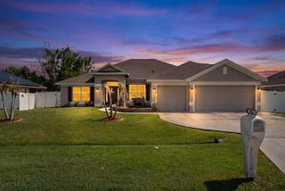 5846 NW Dooley Circle, Port St. Lucie, FL 34986