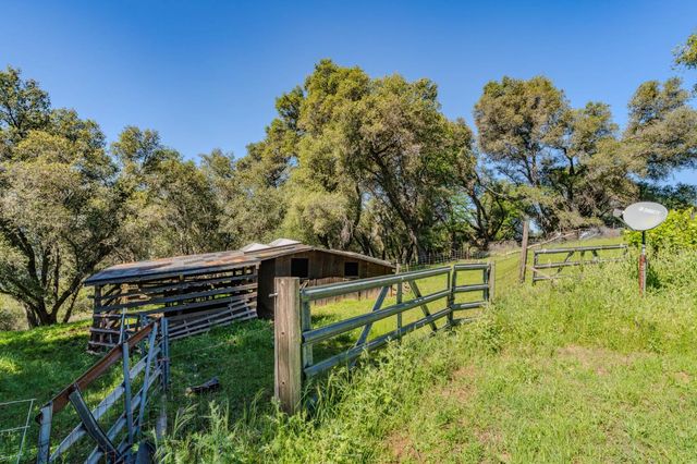 17800 Red Mule Rd, Fiddletown, CA 95629