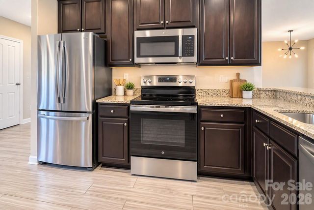1645 Fleetwood Drive, Charlotte, NC 28208