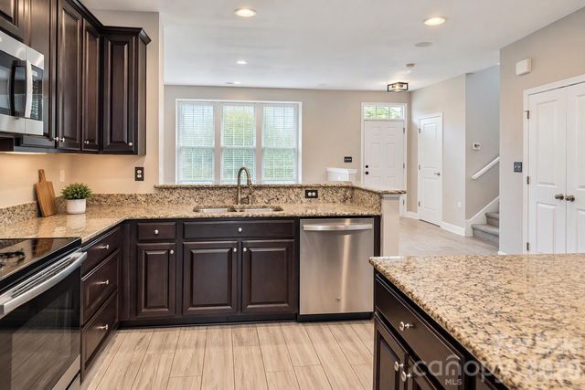 1645 Fleetwood Drive, Charlotte, NC 28208