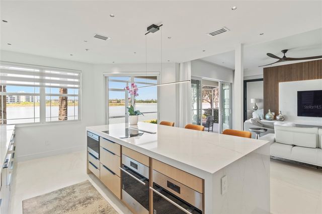 6427 MOORINGS POINT CIRCLE 101, Lakewood Ranch, FL 34202