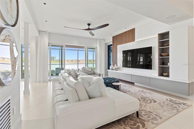 6427 MOORINGS POINT CIRCLE 101, Lakewood Ranch, FL 34202