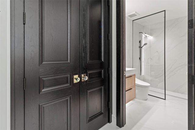 6427 MOORINGS POINT CIRCLE 101, Lakewood Ranch, FL 34202