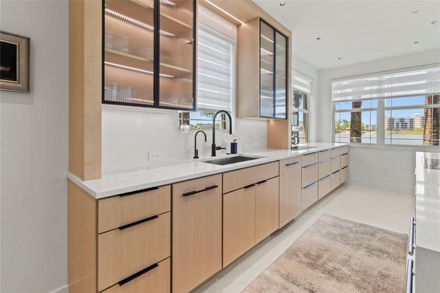 6427 MOORINGS POINT CIRCLE 101, Lakewood Ranch, FL 34202