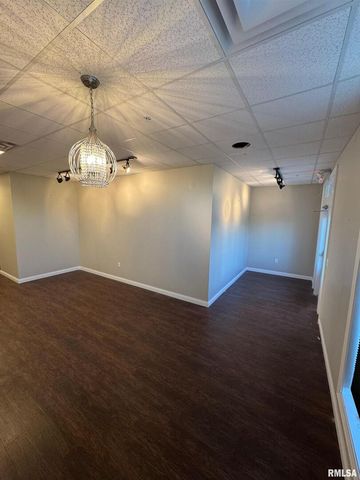 4935 UTICA RIDGE Road 120, Davenport, IA 52807