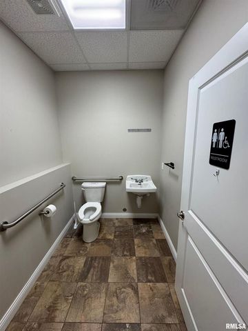 4935 UTICA RIDGE Road 120, Davenport, IA 52807